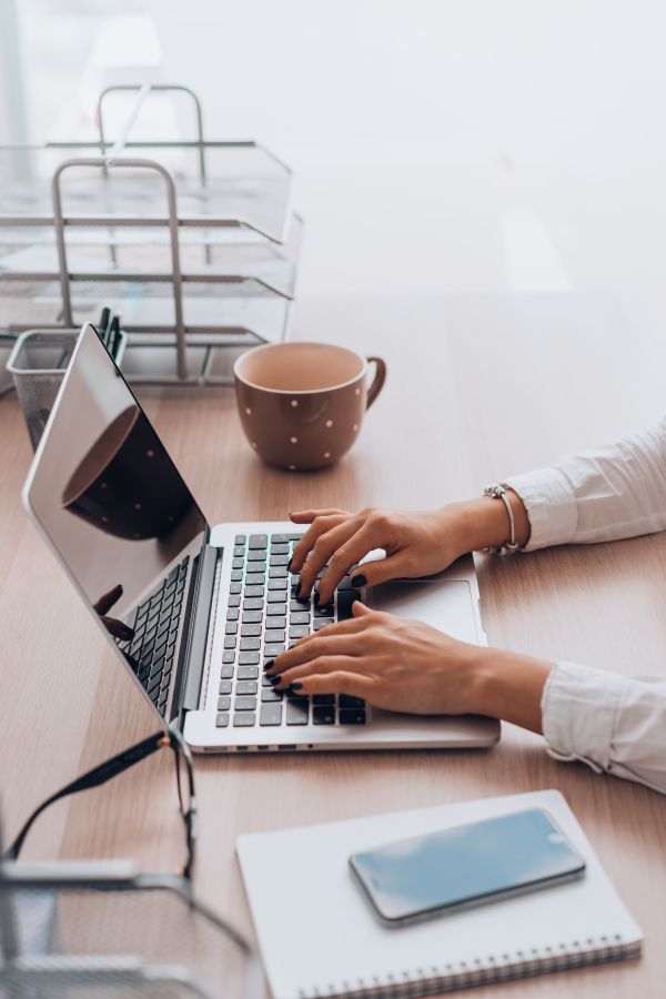 Woman Working in The Office Free Stock Photo